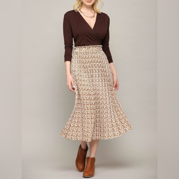 High Waist Polka Dot Pleated Midi Swing Skirt with Pockets -white/camel - Picture 3 of 6